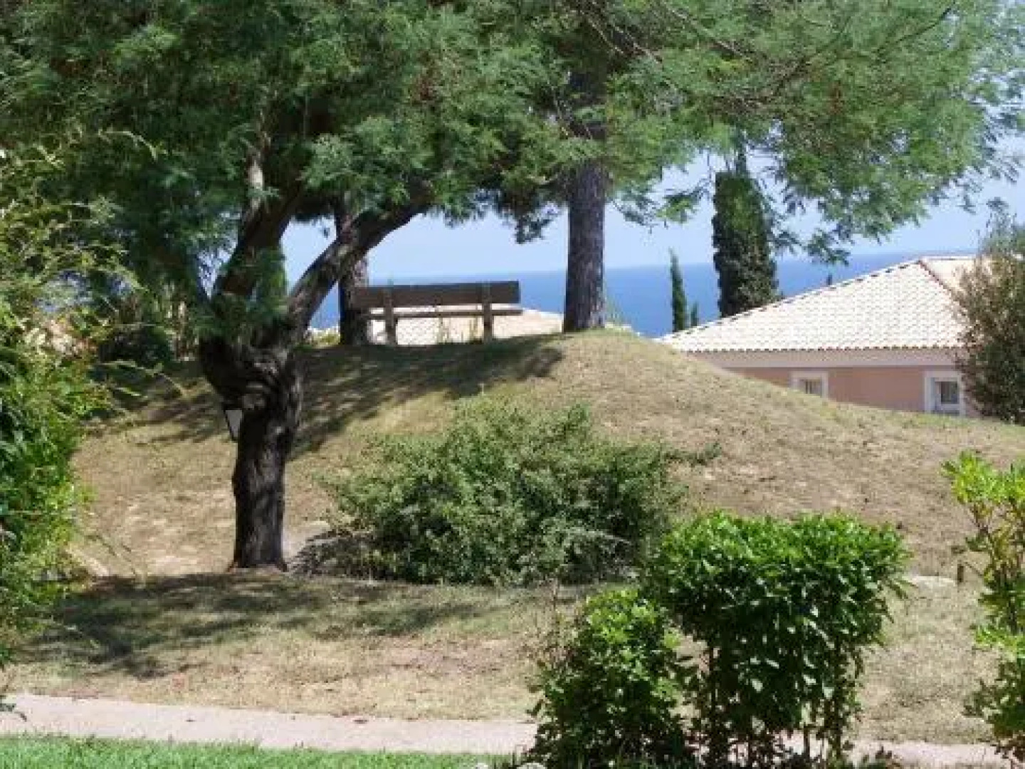 Cap Esterel : 2 Pieces Rez De Jardin Mer - C4 279La