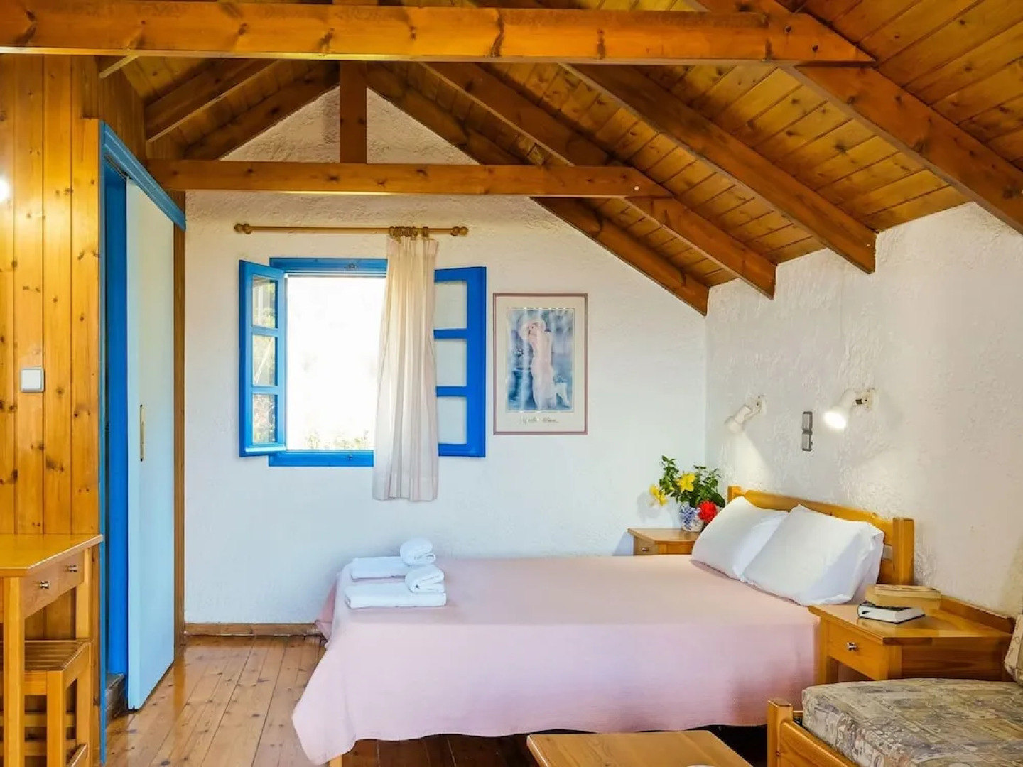 Pretty Holiday Home with Lotus Garden & Terrace near Sea Beach