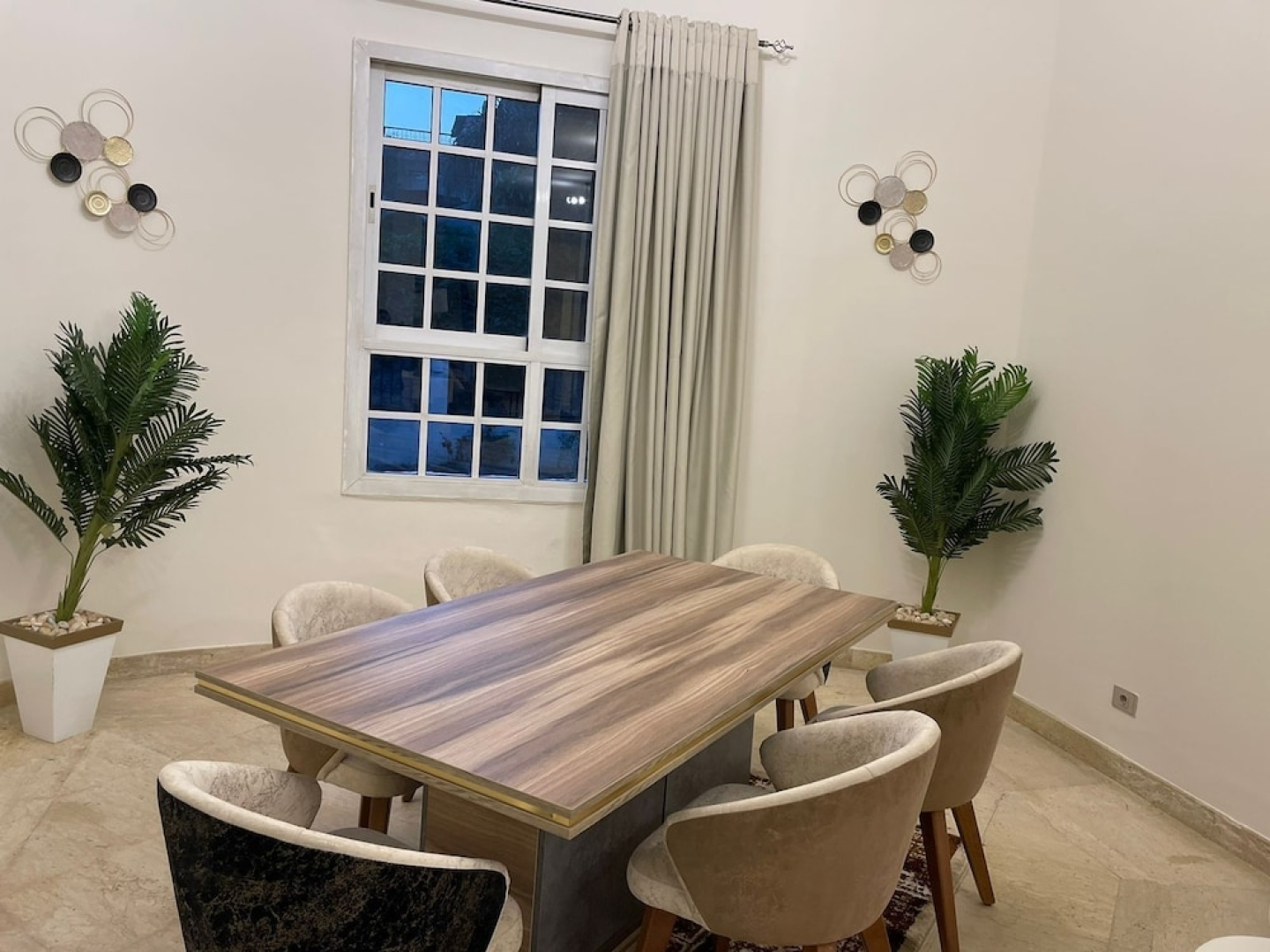 Beverly standalone villa with garden