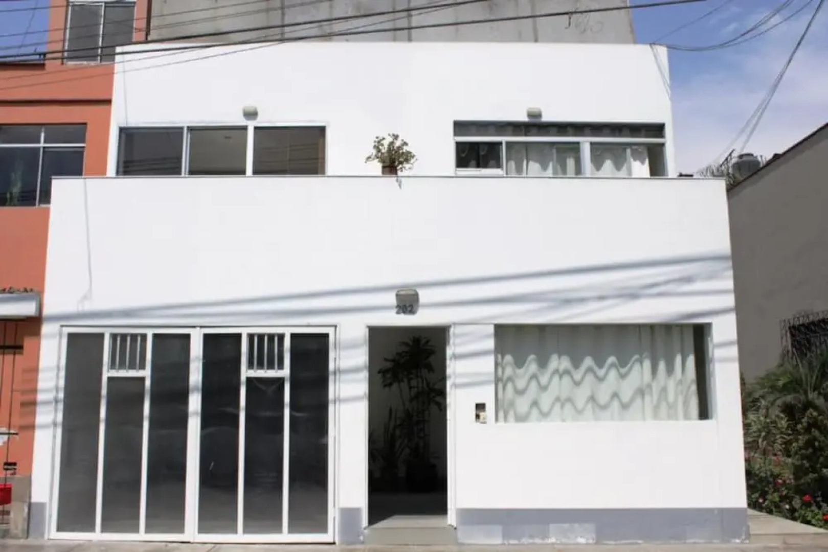 Monterrico Suites Hotel