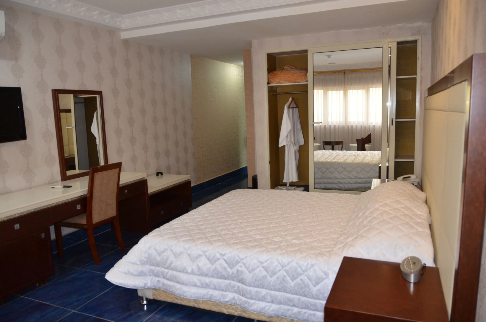 Royal Beach Hotel