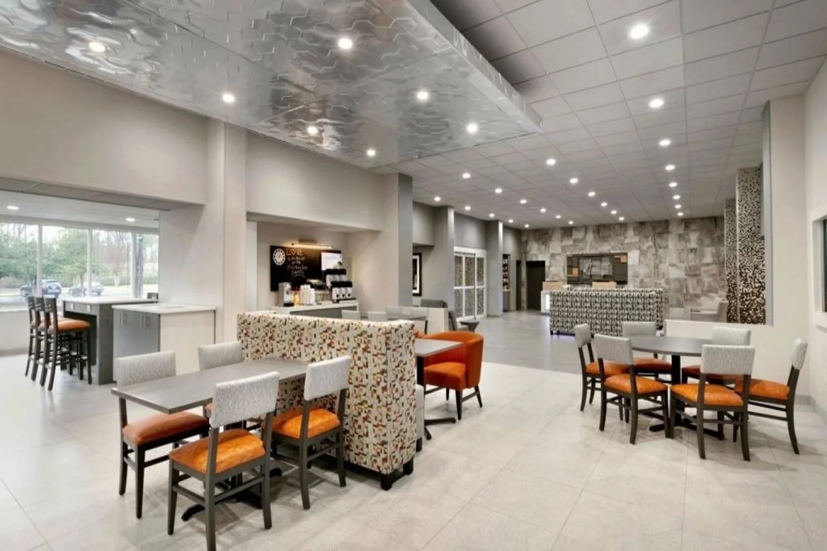 Holiday Inn Express Williamsbrg Busch Gardens Area by IHG