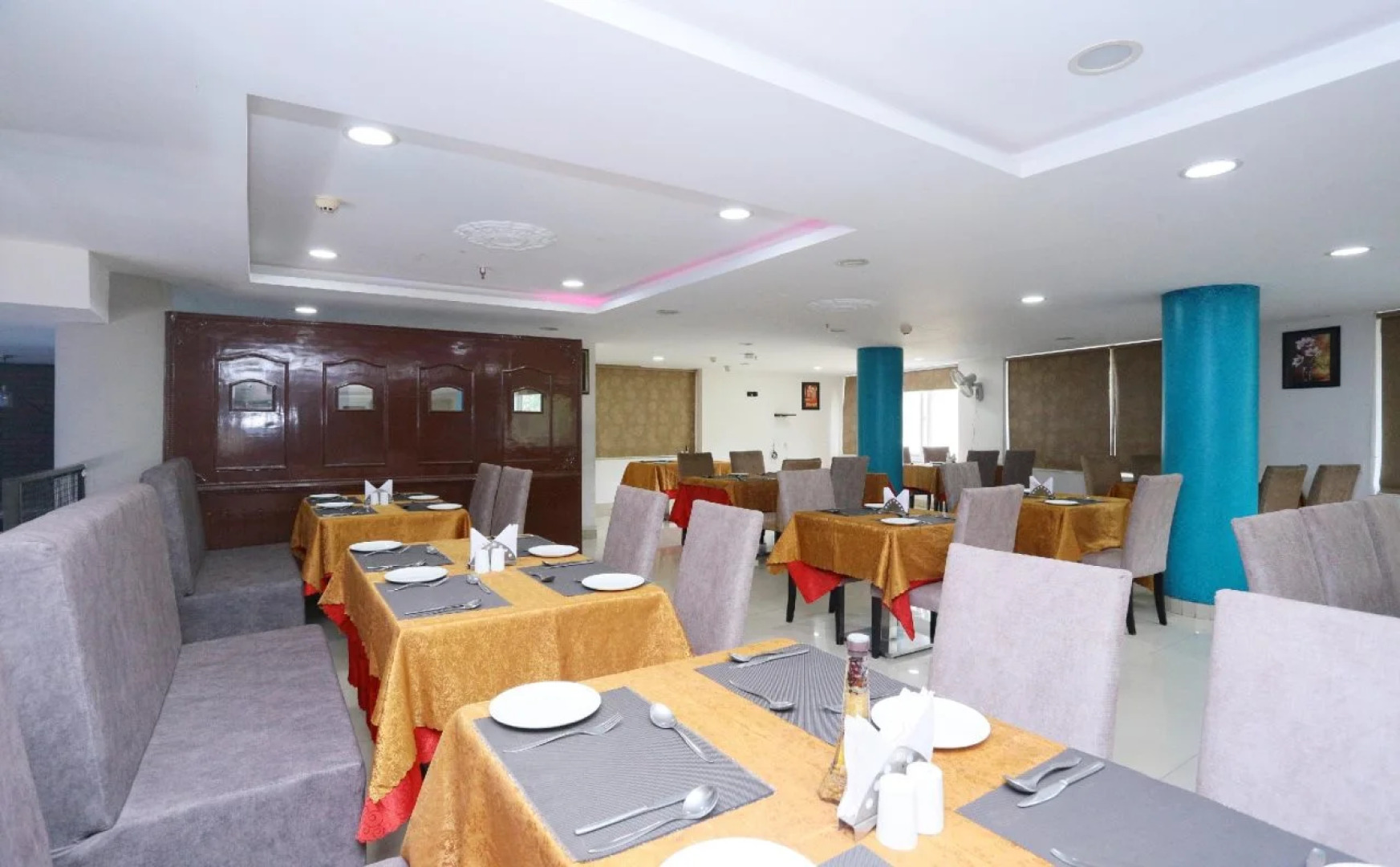 OYO 1717 Ridges Hotel