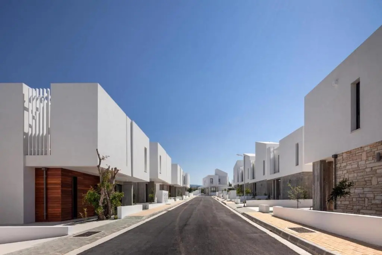 Avalon 1 Villa 6 communal pool