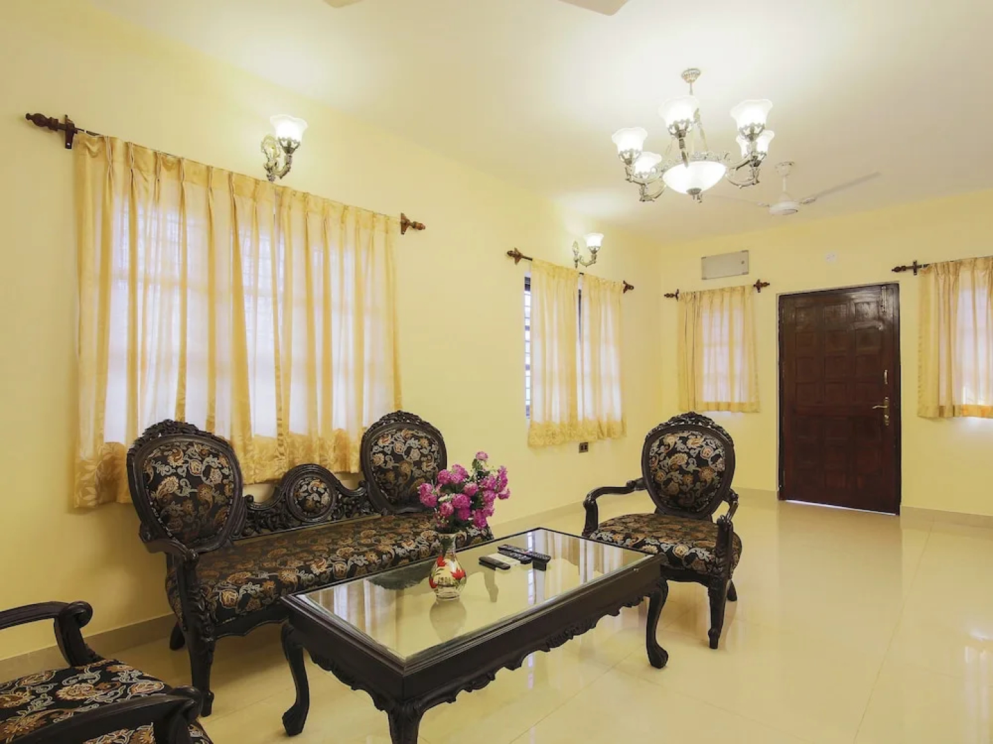 OYO 18731 Home Luxurious 3BHK Villa Assagaon