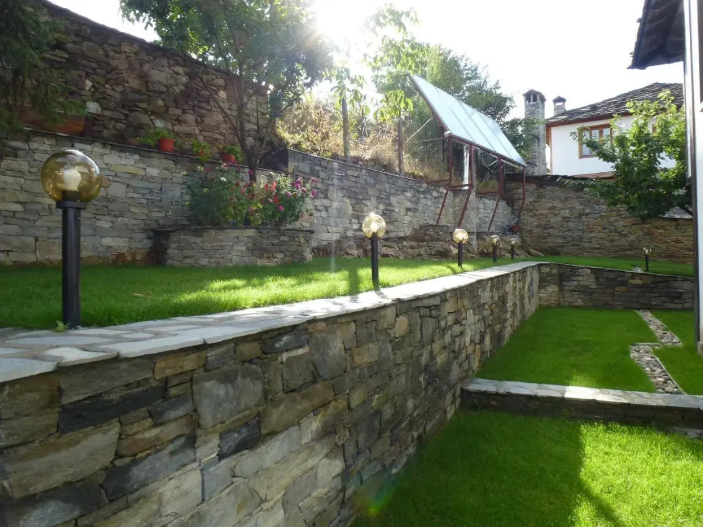 Delchevata Kushta V Leshten