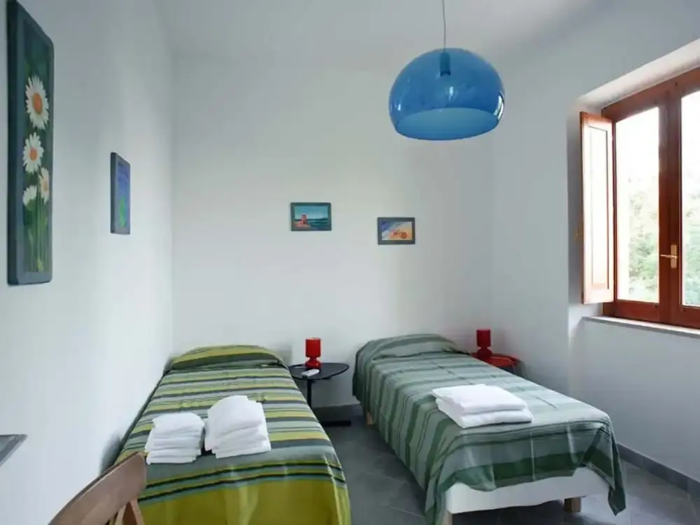 Detached Villa in an Excellent Location Near the Sea