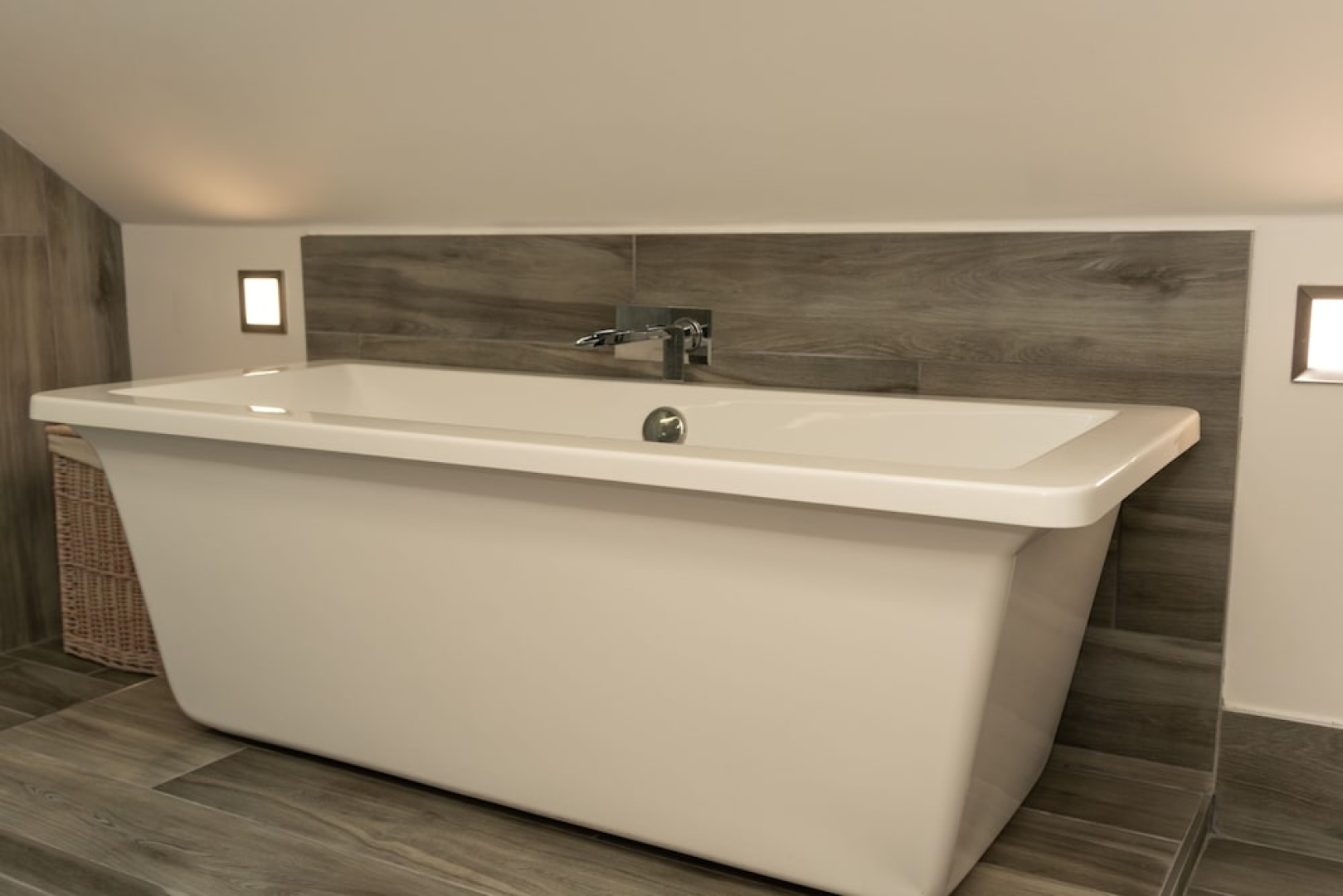 Larkrise, The Penthouse