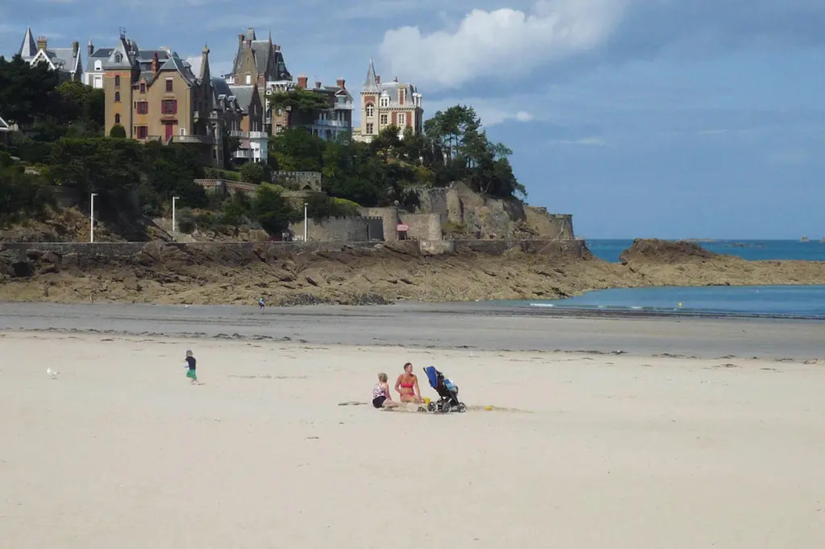 Nice apartment on the Emerald Coast, Ploubalay Beaussais-sur-Mer