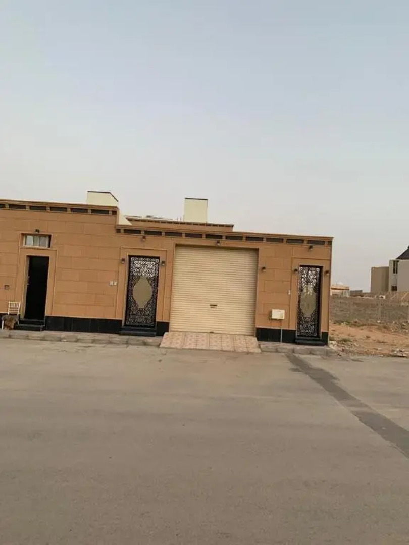 فيلا المشراق دورين 4غرف نوم وصالة وصالة معيشة مع شالية ومسبح داخلي