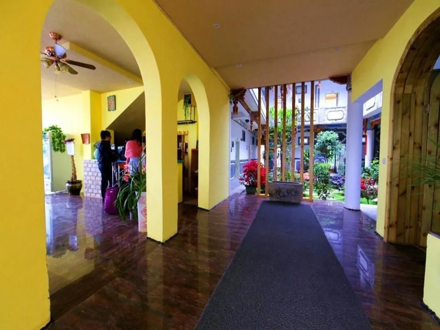 Dali Harbour Plaza Holiday Inn