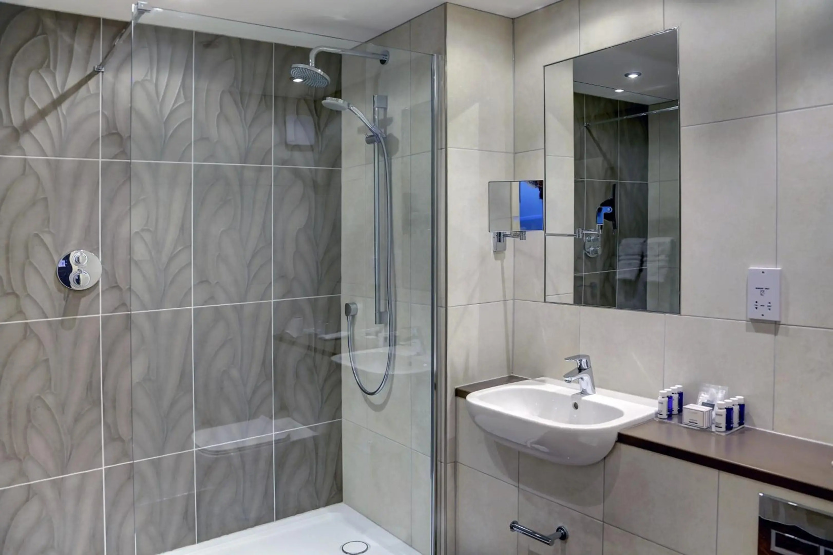 Crowne Plaza East Midlands Airport by IHG