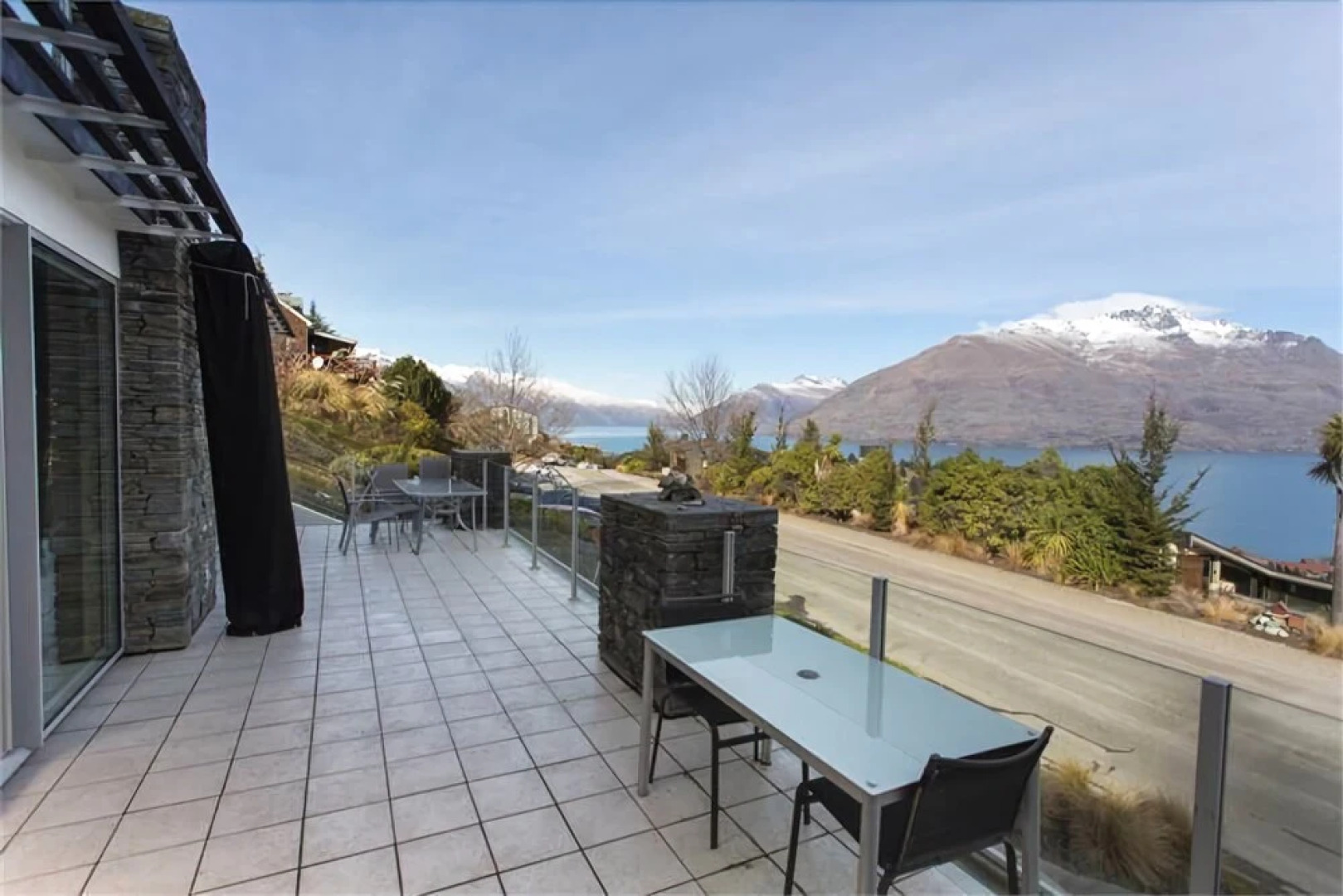 Downtown Queenstown Apartment