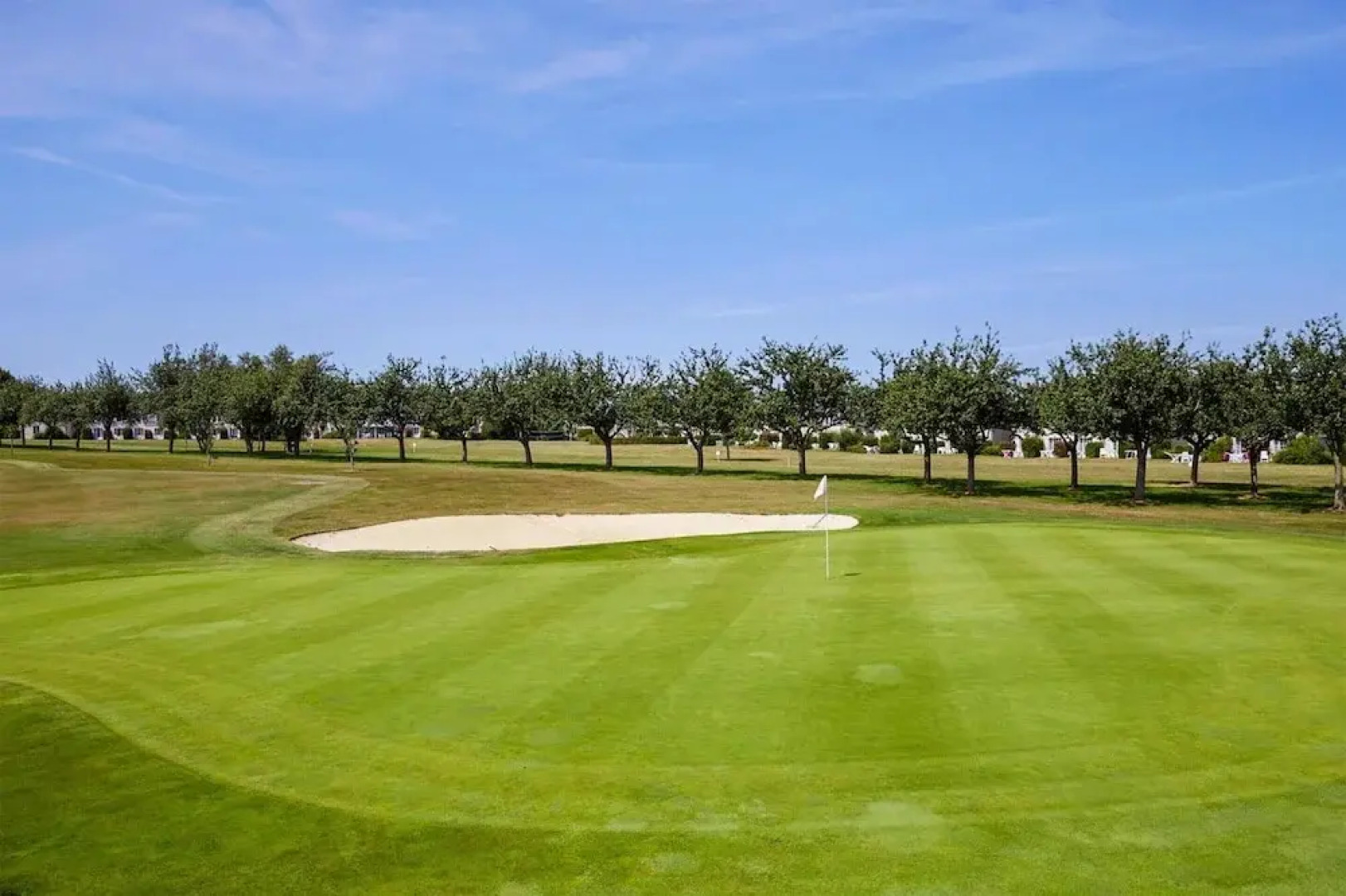 Holiday Home in Residence Le Green Beach, Port-en-besssin-huppain