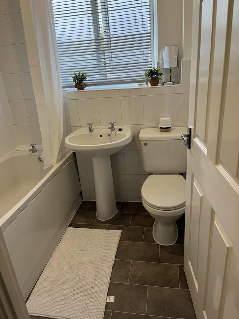 Hive Stays, Sleeps 3, Free Parking, Wifi, Smart Tv