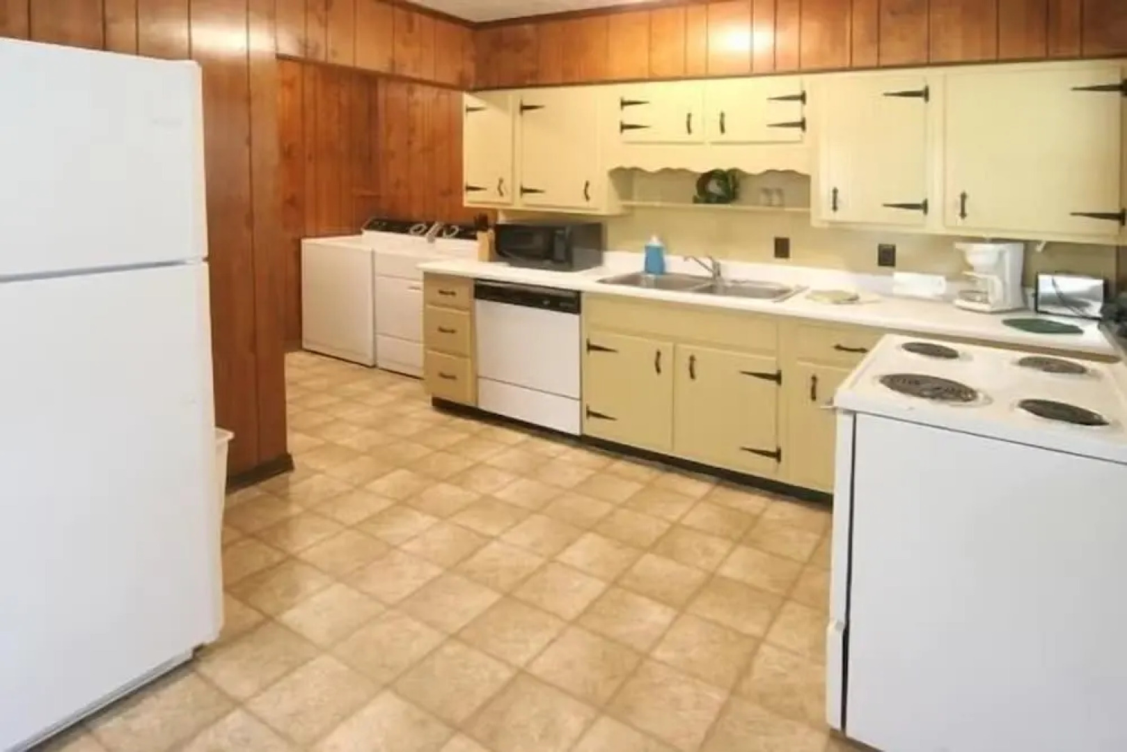 Lakeside Resort-Lakeside Cabins