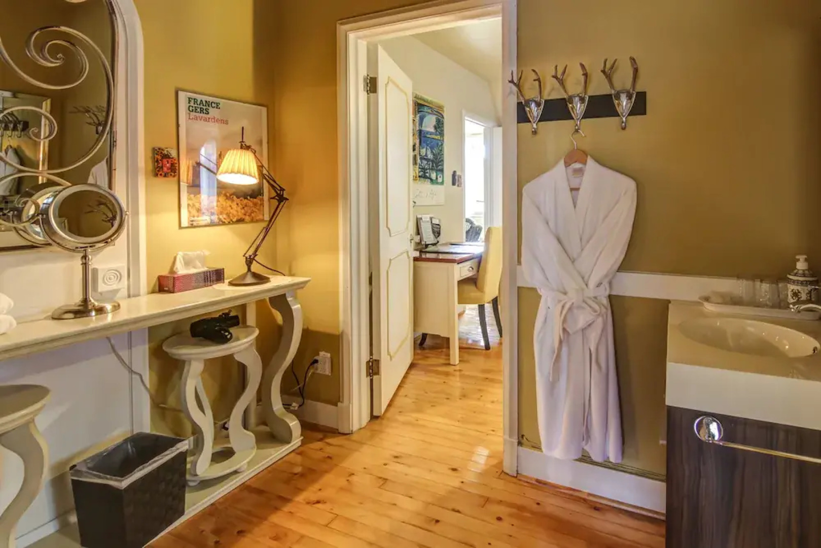 Chateau Murdock Gite et Esthétique 1950