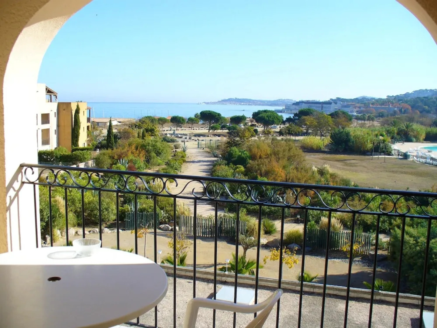 Apartment With one Bedroom in Gassin, With Wonderful sea View, Shared Pool and Furnished Balcony - 100 m From the Beach