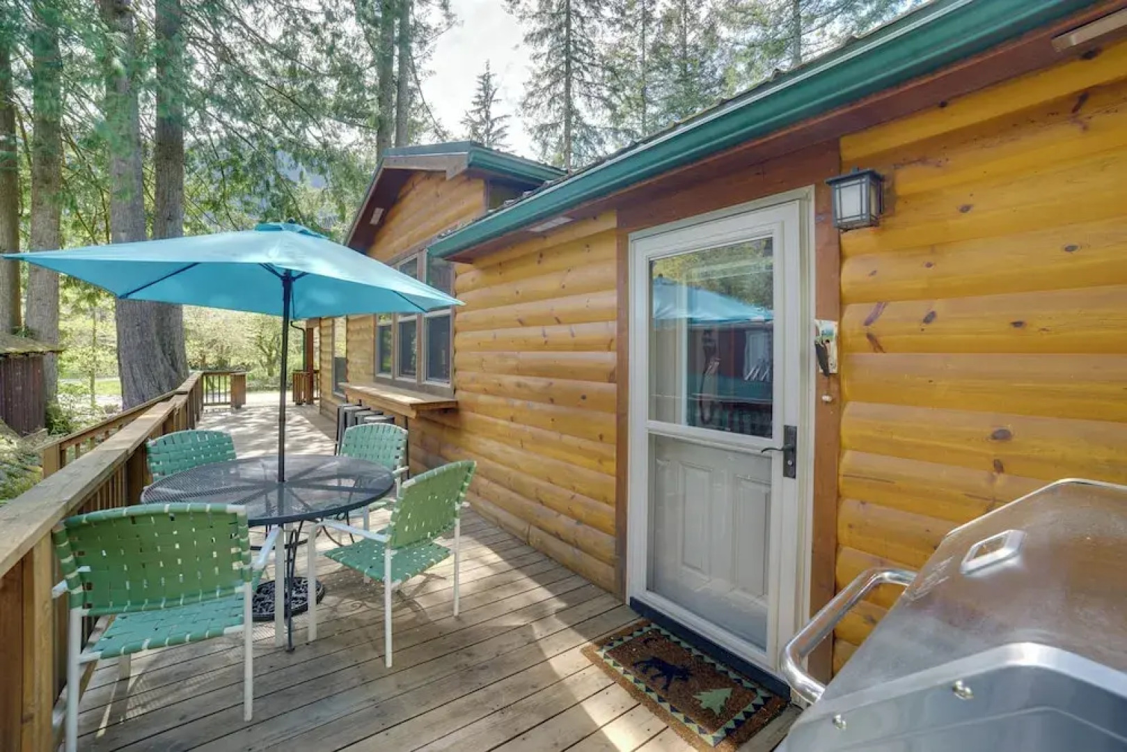 'moose Lodge' Cabin w/ Entertainment Gazebo!