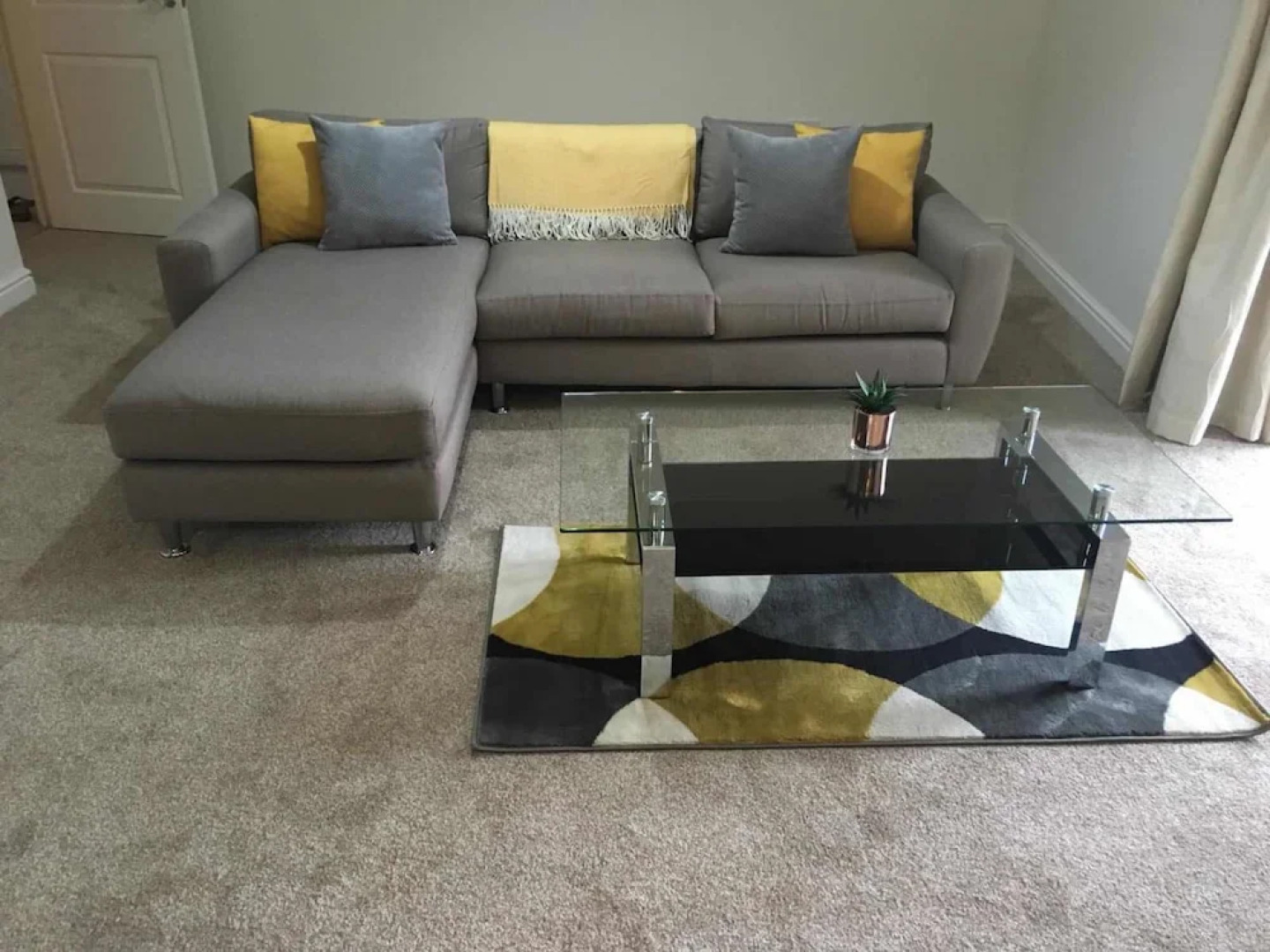 Blue sky at Wallis square