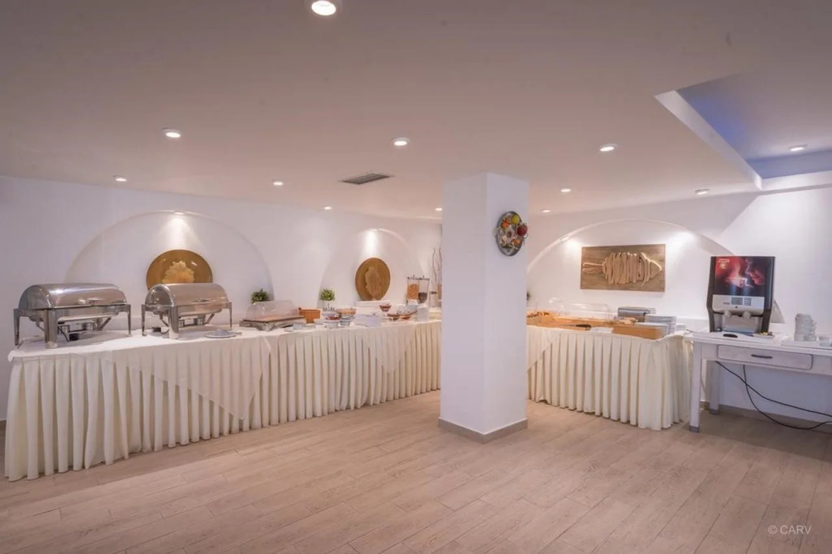 Aspalathras White Hotel