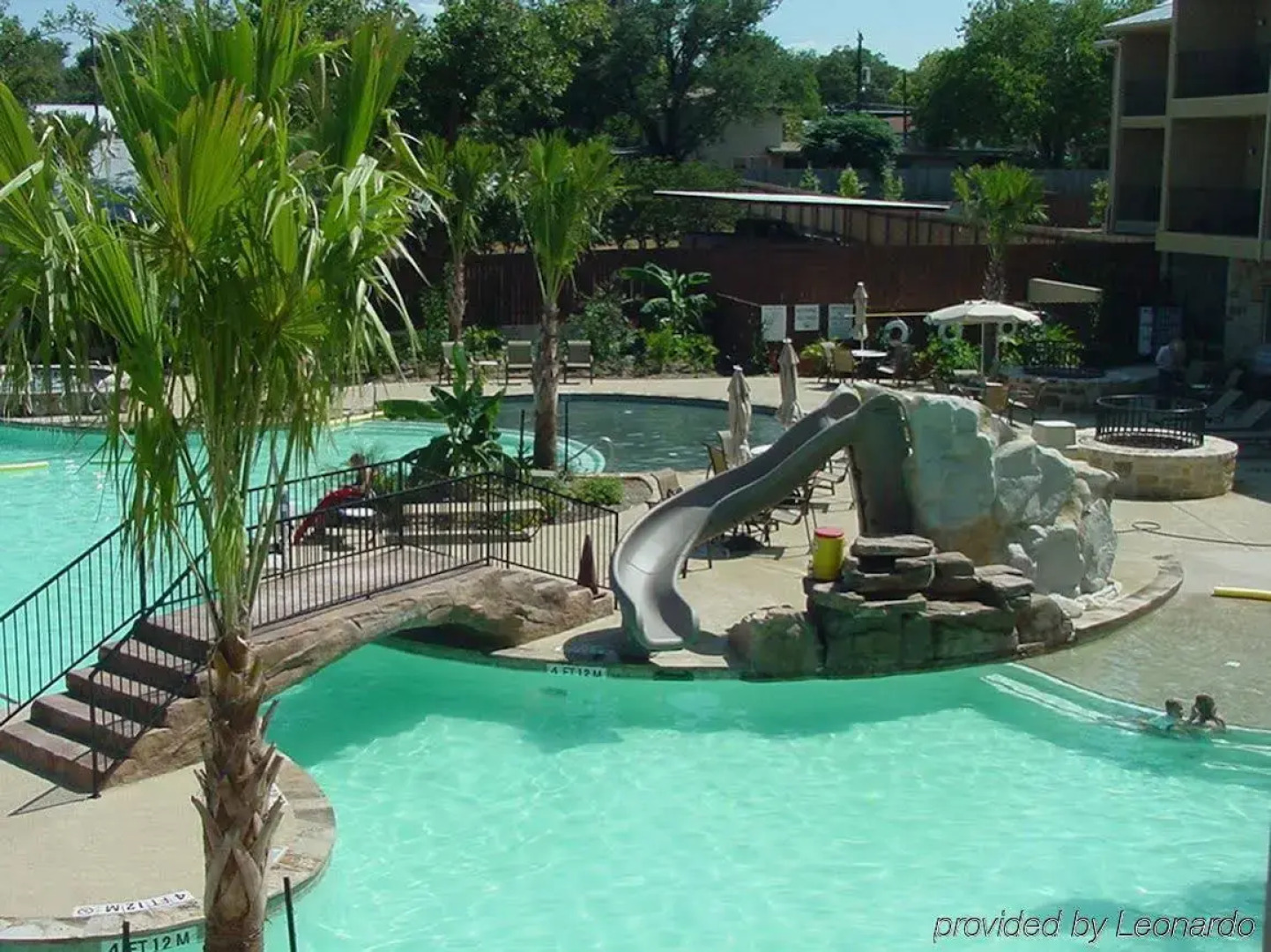 Holiday Inn Express & Suites Fredericksburg by IHG