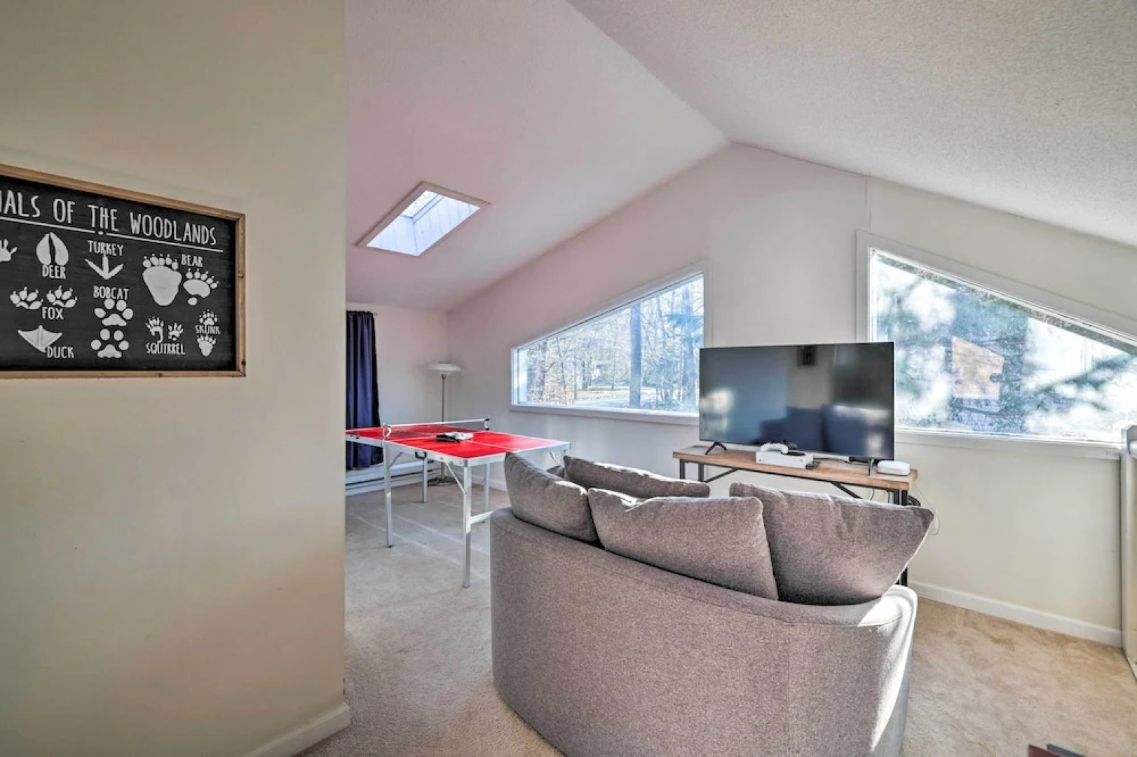 Hot Tub, Fire Pit & Game Room: Tobyhanna Home!