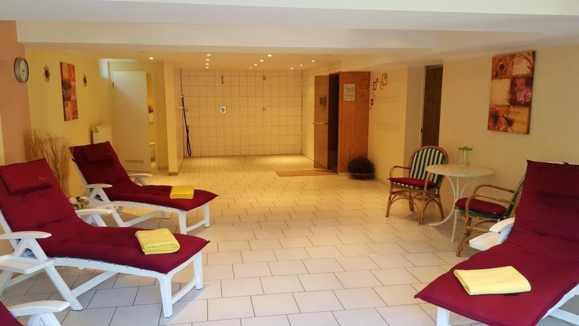 Ferienhaus Walnuss Hütte + Ferienwohnung Glück Auf