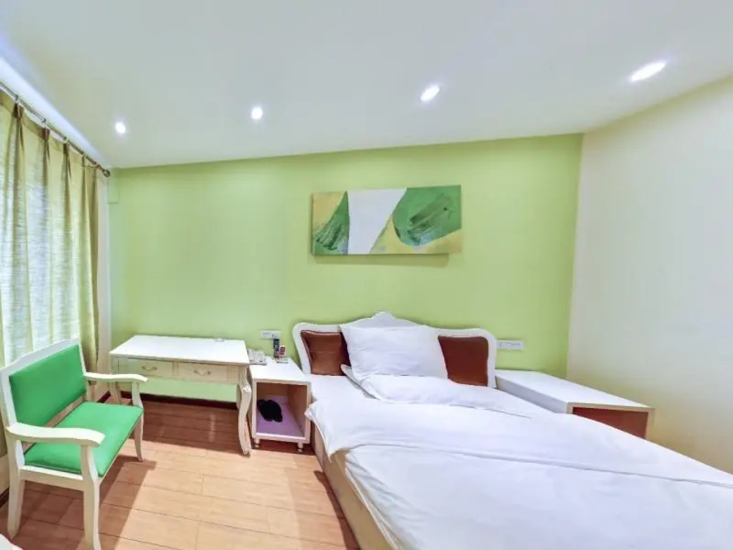 Shell Hotel Zhoukou Jiaotong Zhong Road Bus Center Station