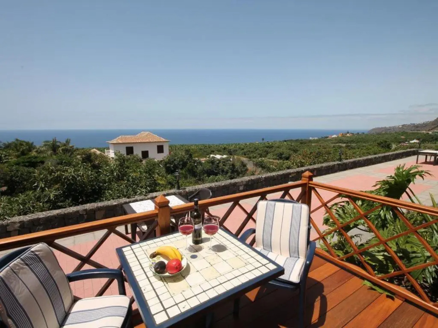 Lujoso apartamento en Finca Robles 1