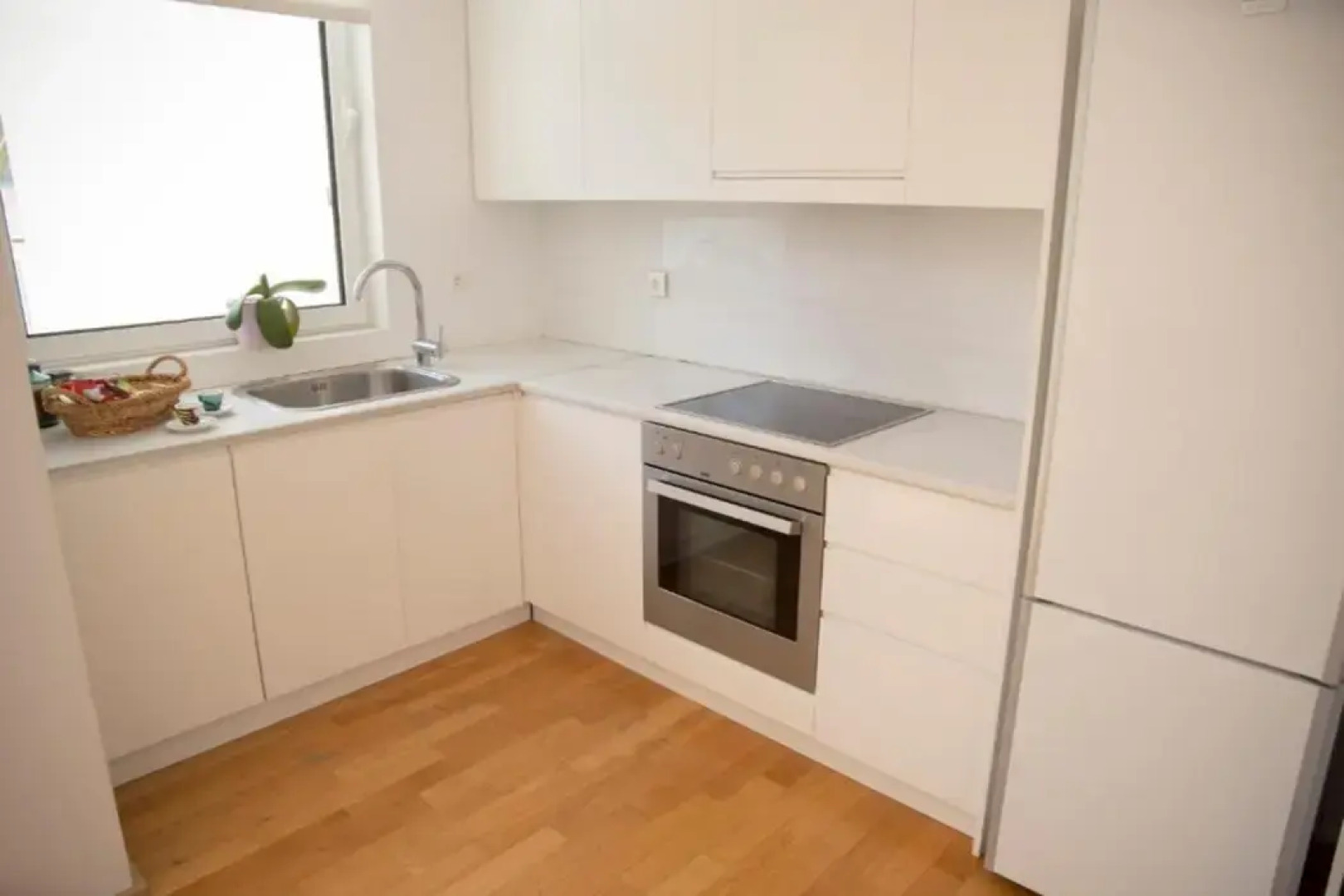 Infinity White Complex