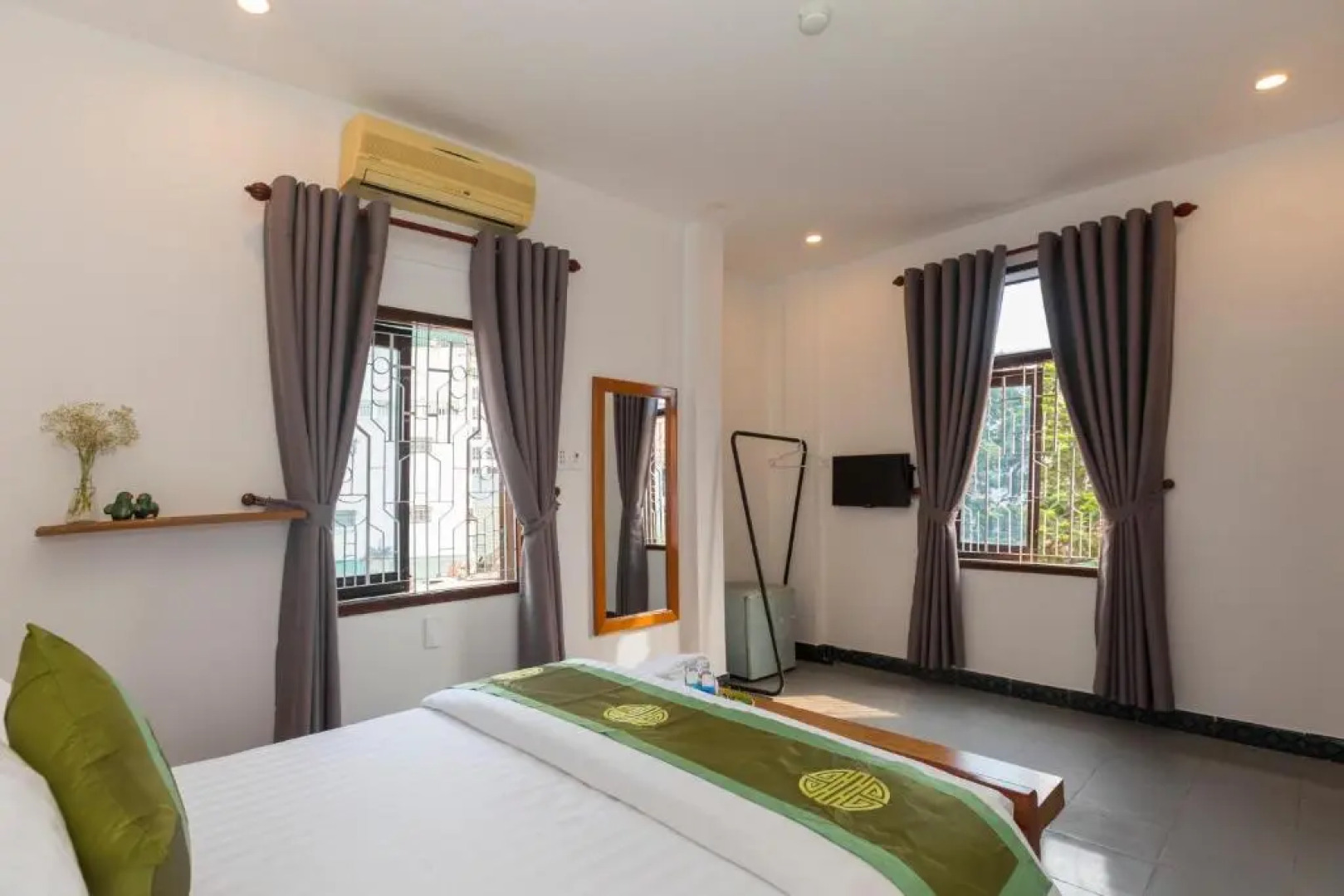 Purple Hue Central Hub