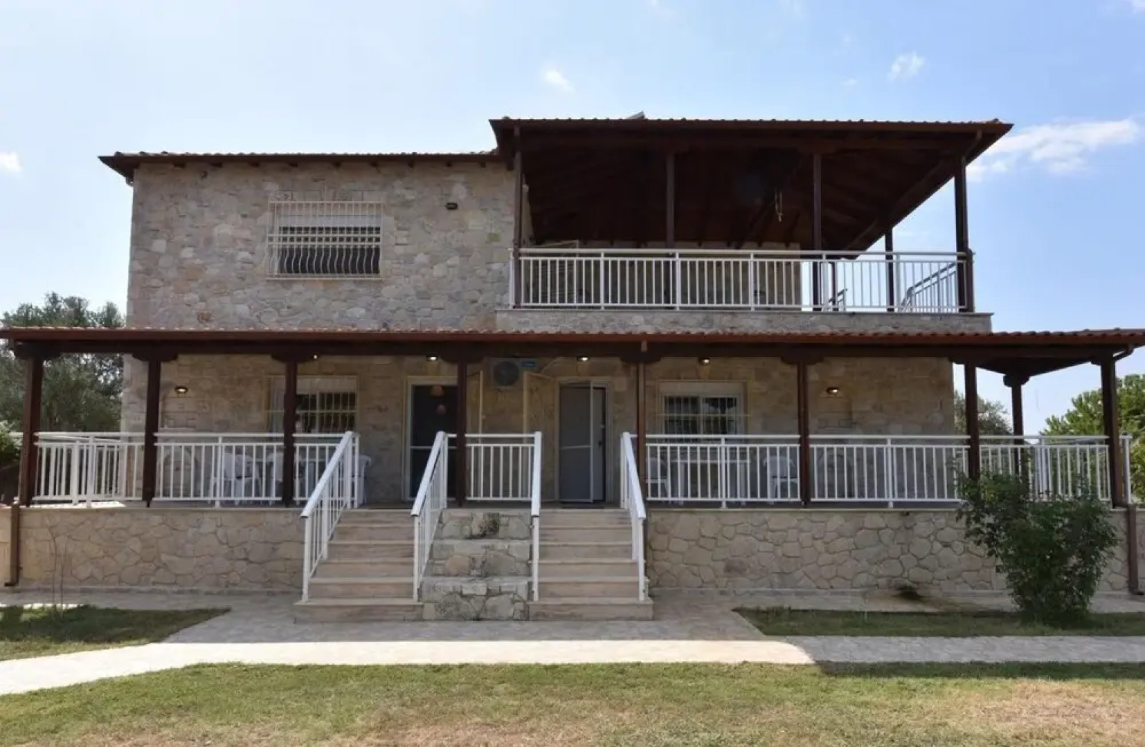 Svetlana s Family Right House by Travelpro S