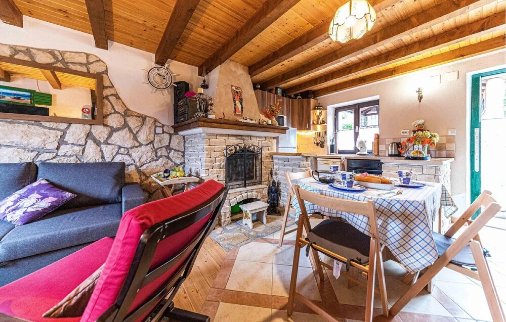 Beautiful Home in Drvenik Veliki With Wifi and 2 Bedrooms