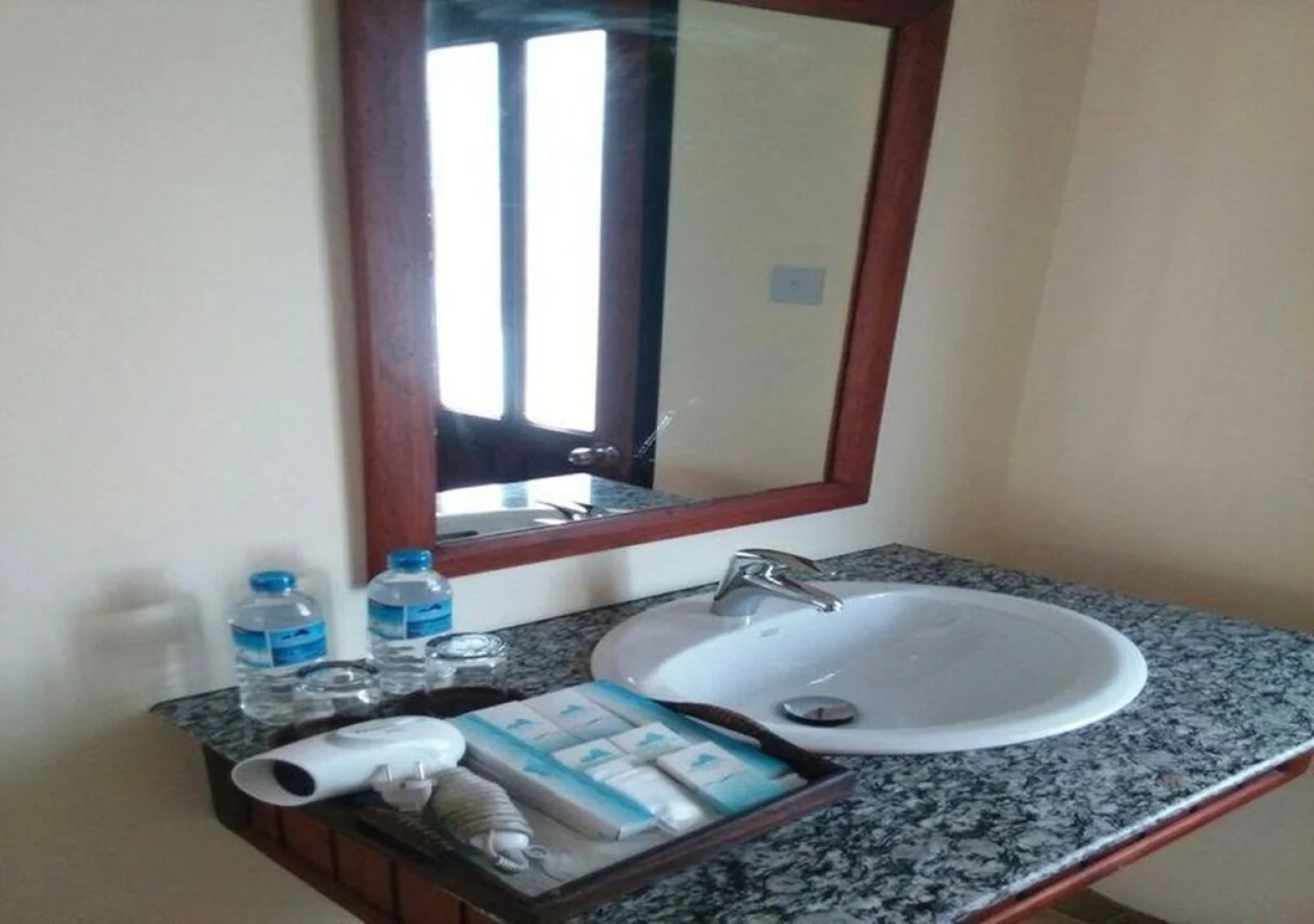 Central Hotel Ngwe Saung