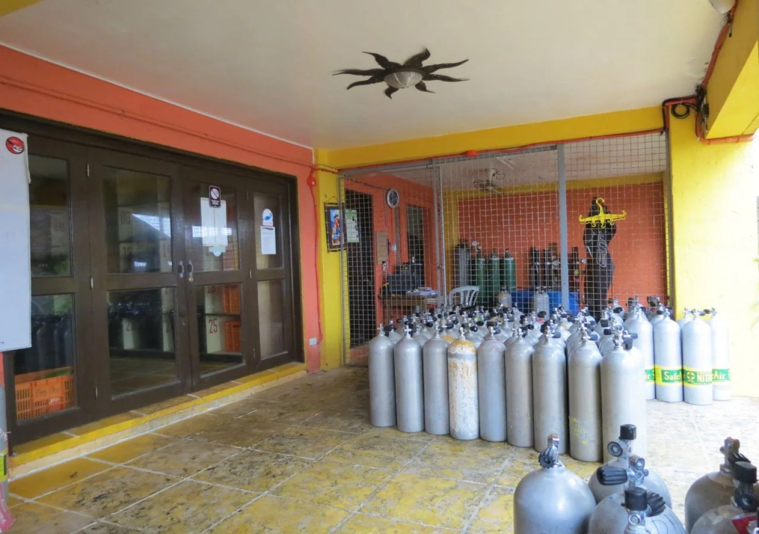 Pier Uno Dive Resort