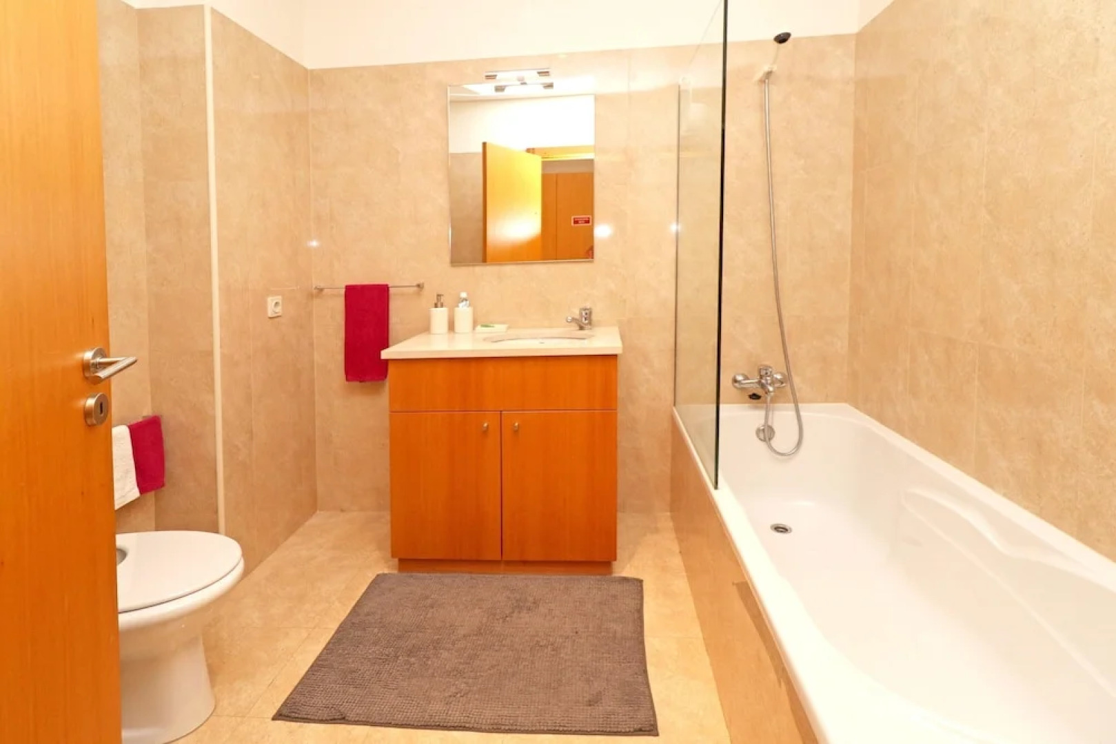 Studio in Esposende, With Wonderful Lake View, Pool Access, Enclosed G