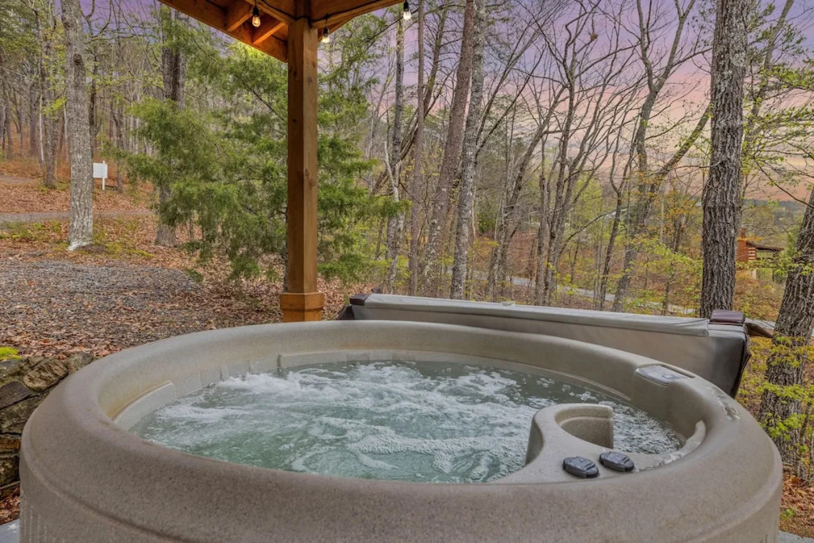 Bluff Mountain Bungalow 4 Bedroom Home by RedAwning