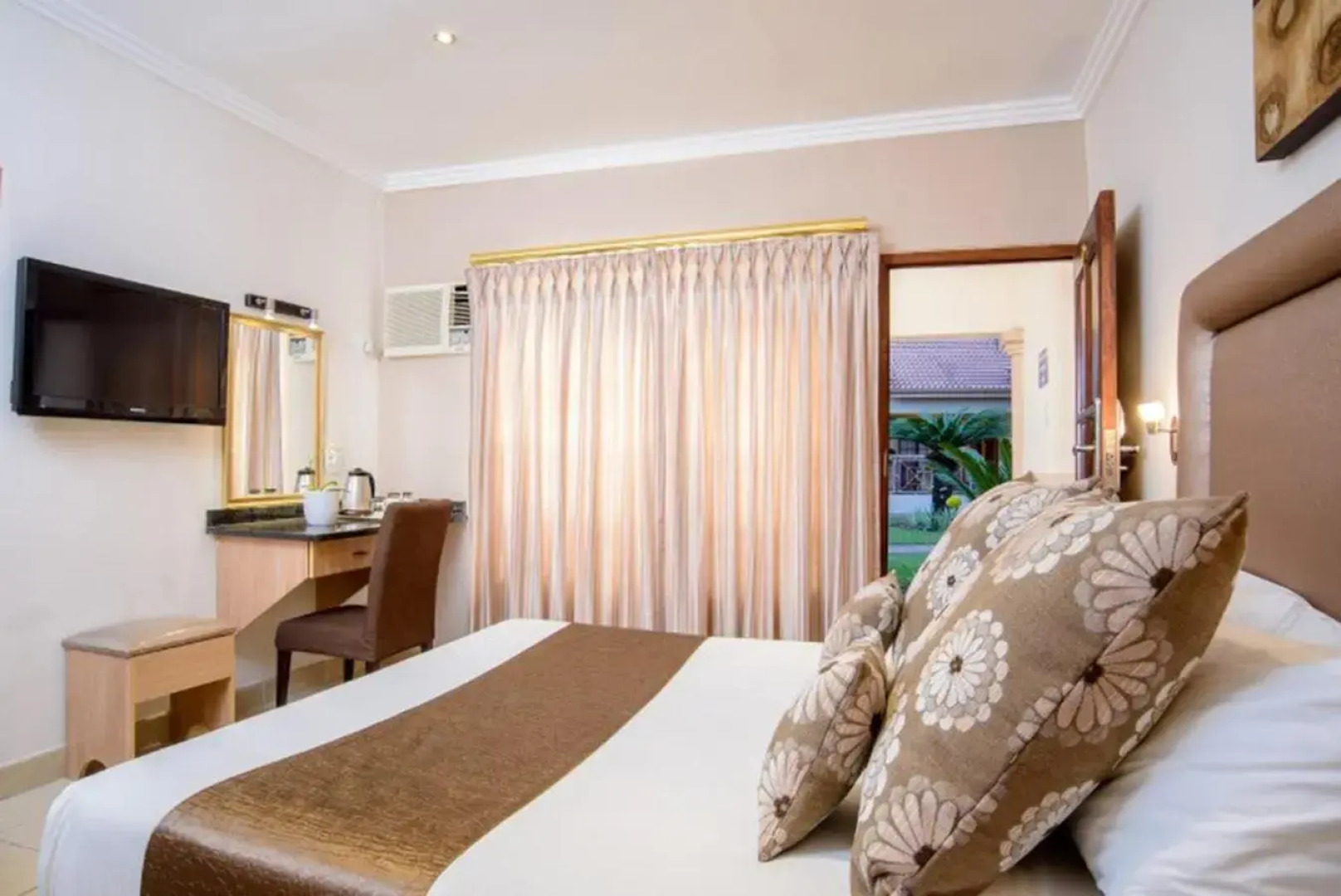 The Cycad Lodge & Chalets