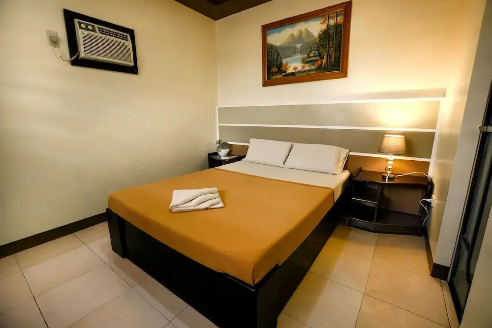 RedDoorz @ La Vista Pensionne Calbayog City