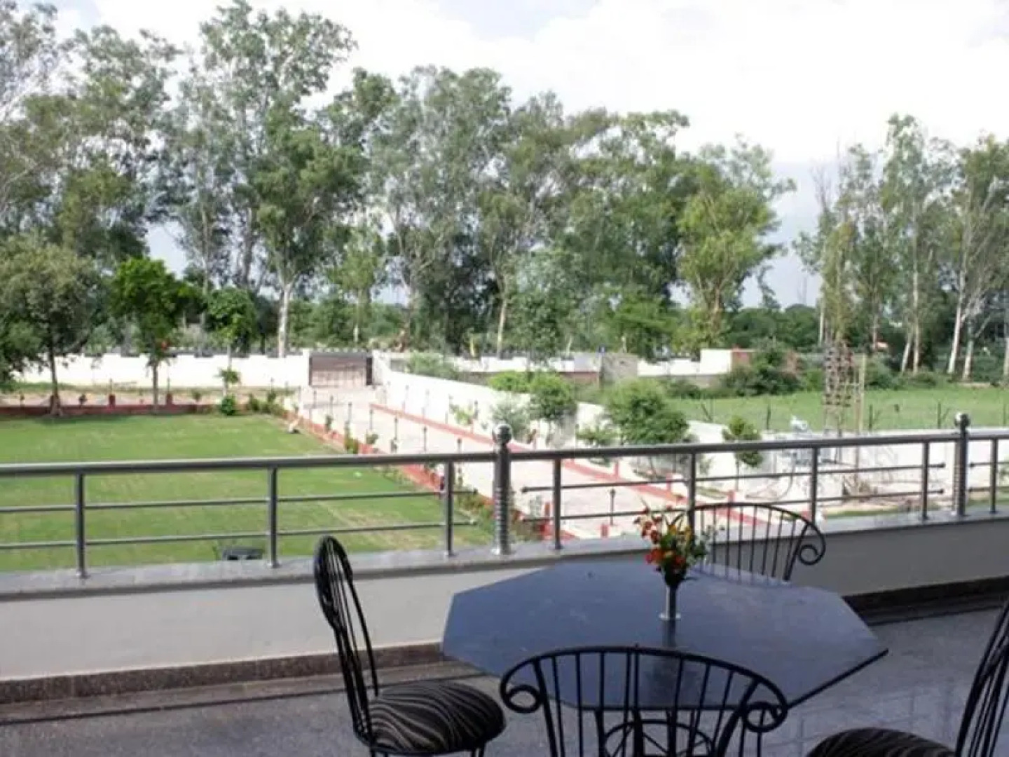 Geetanjali Hotel & Motel