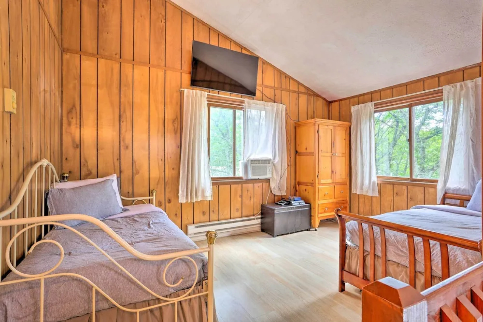 Bushkill House w/ Deck & Community Amenities!