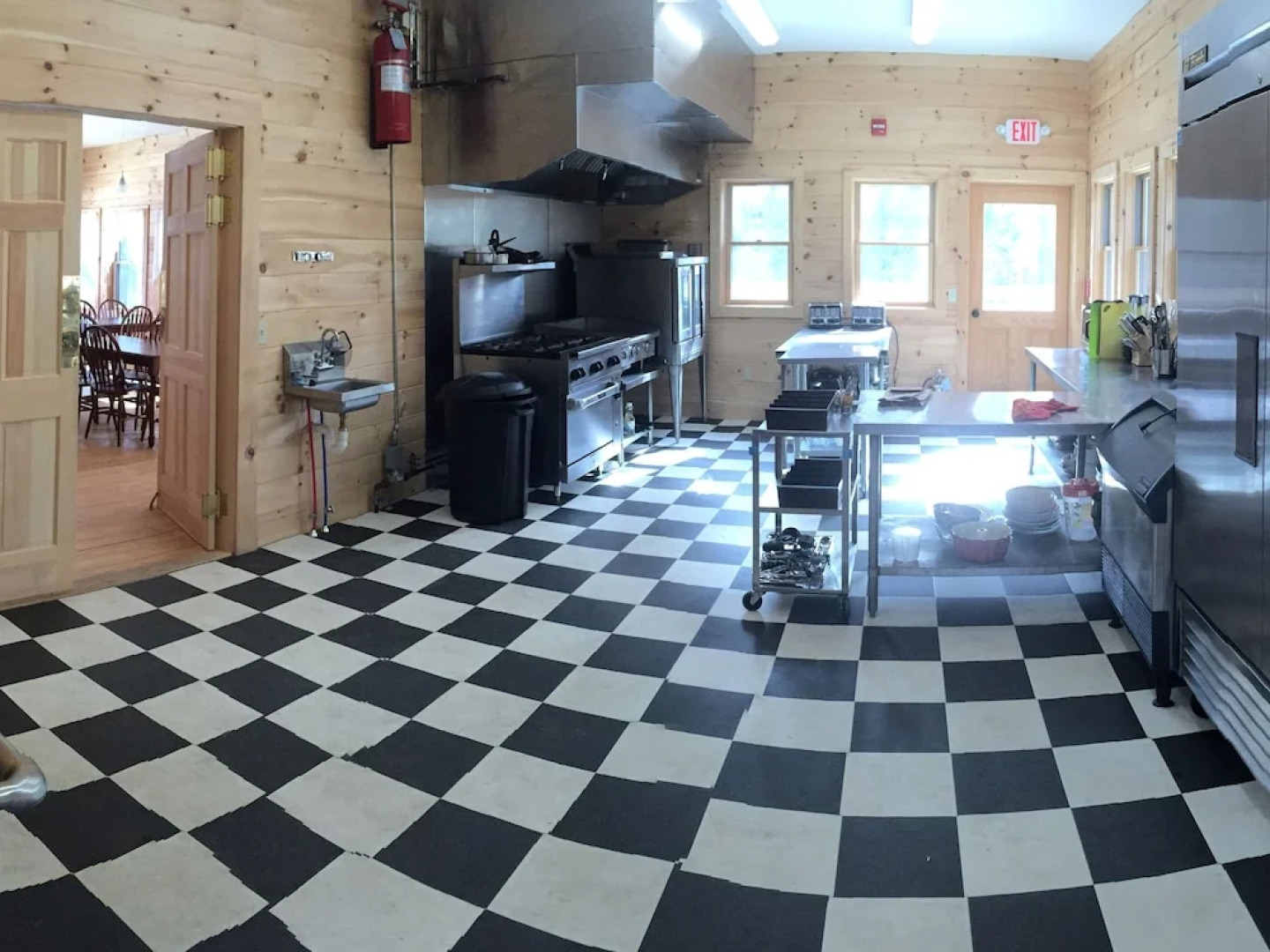 Echo Lake Lodge & Cottages