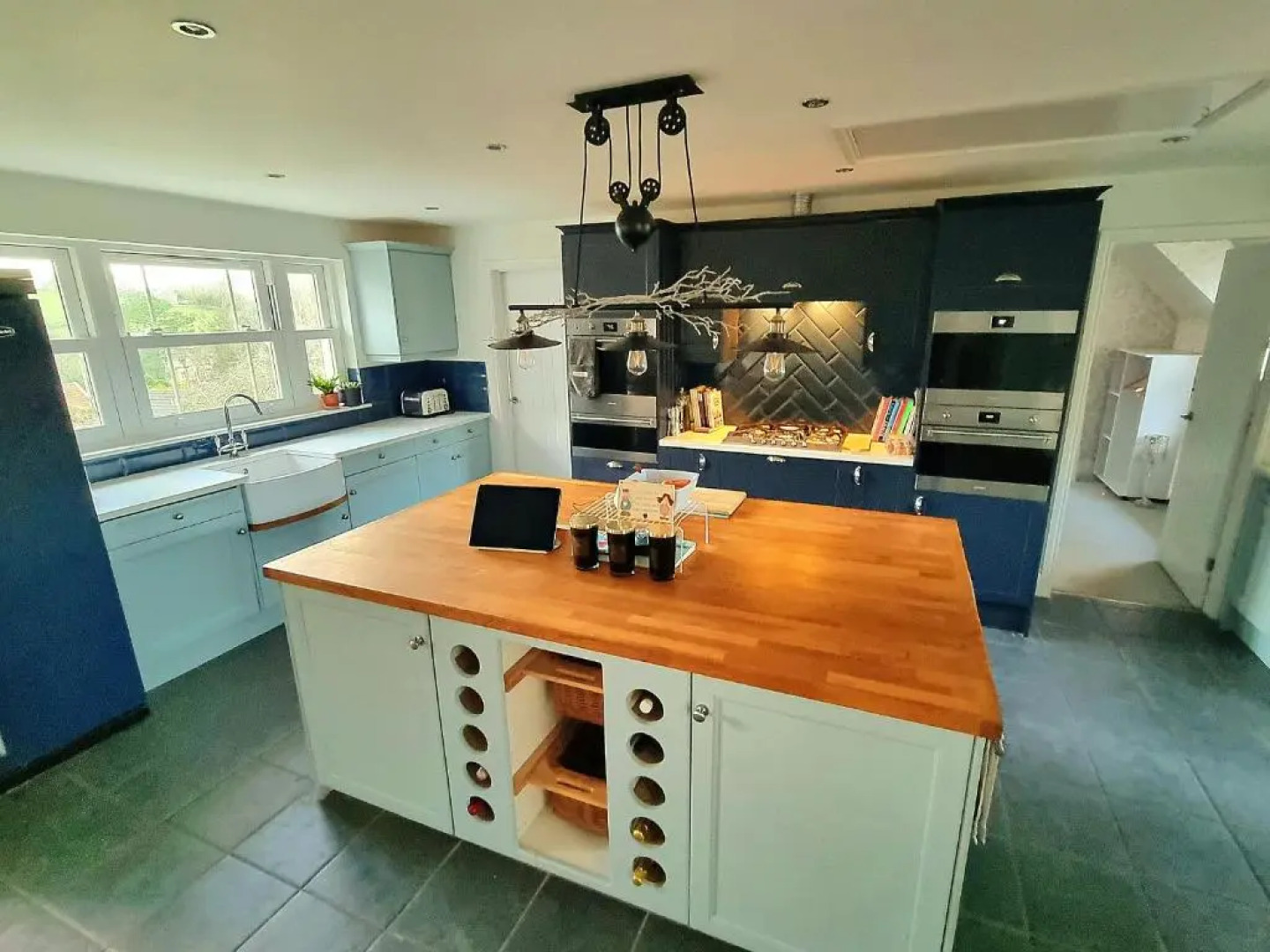 Exquisite 9 bed Villa hot tub, gym, cinema & more