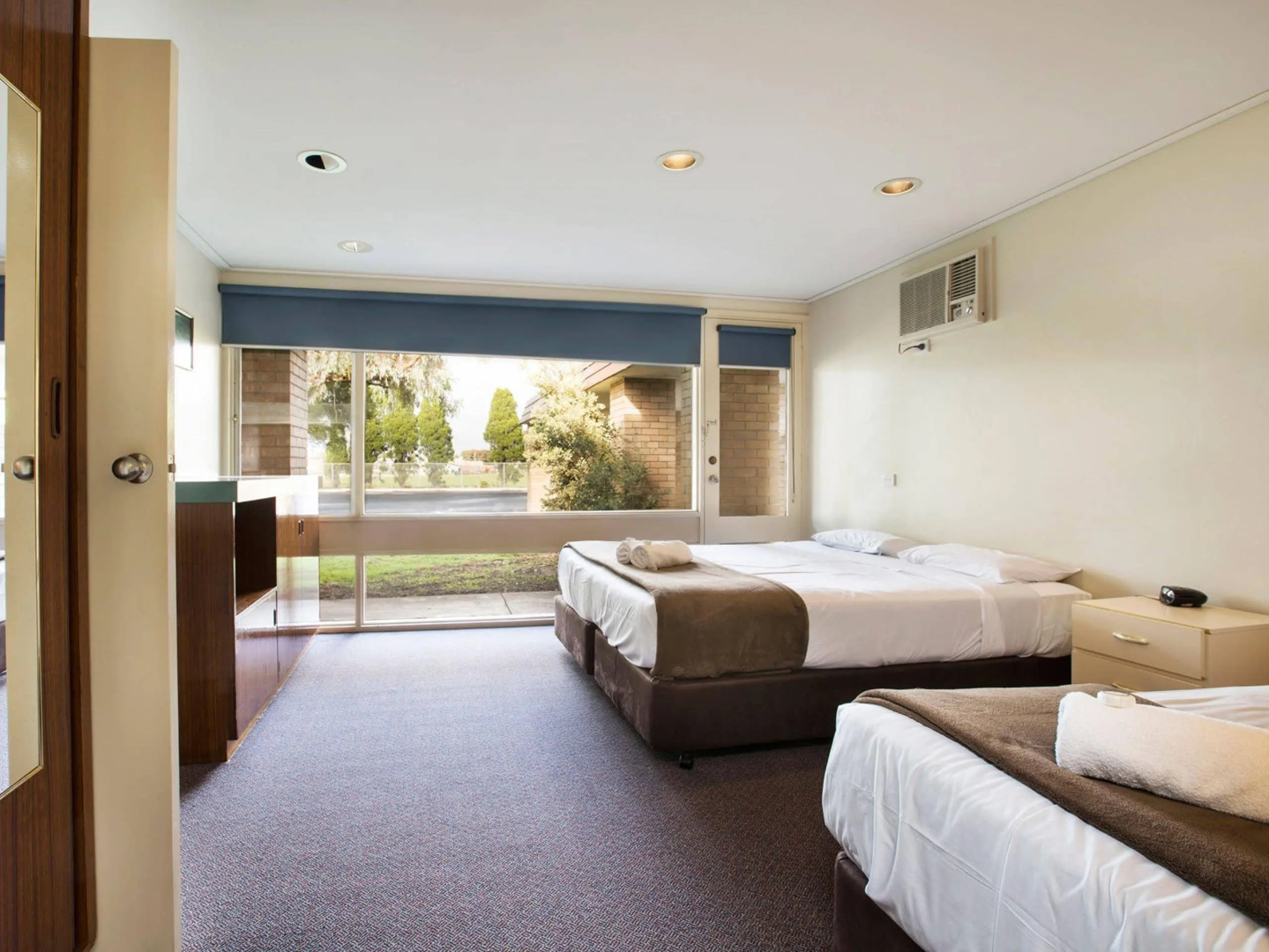 Nightcap at Gateway Hotel