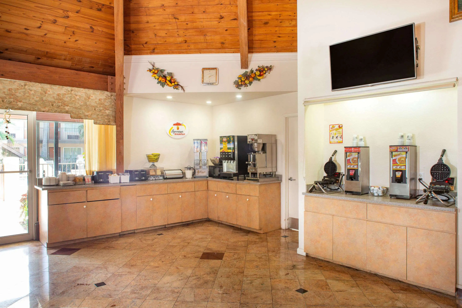 Super 8 by Wyndham North Palm Beach