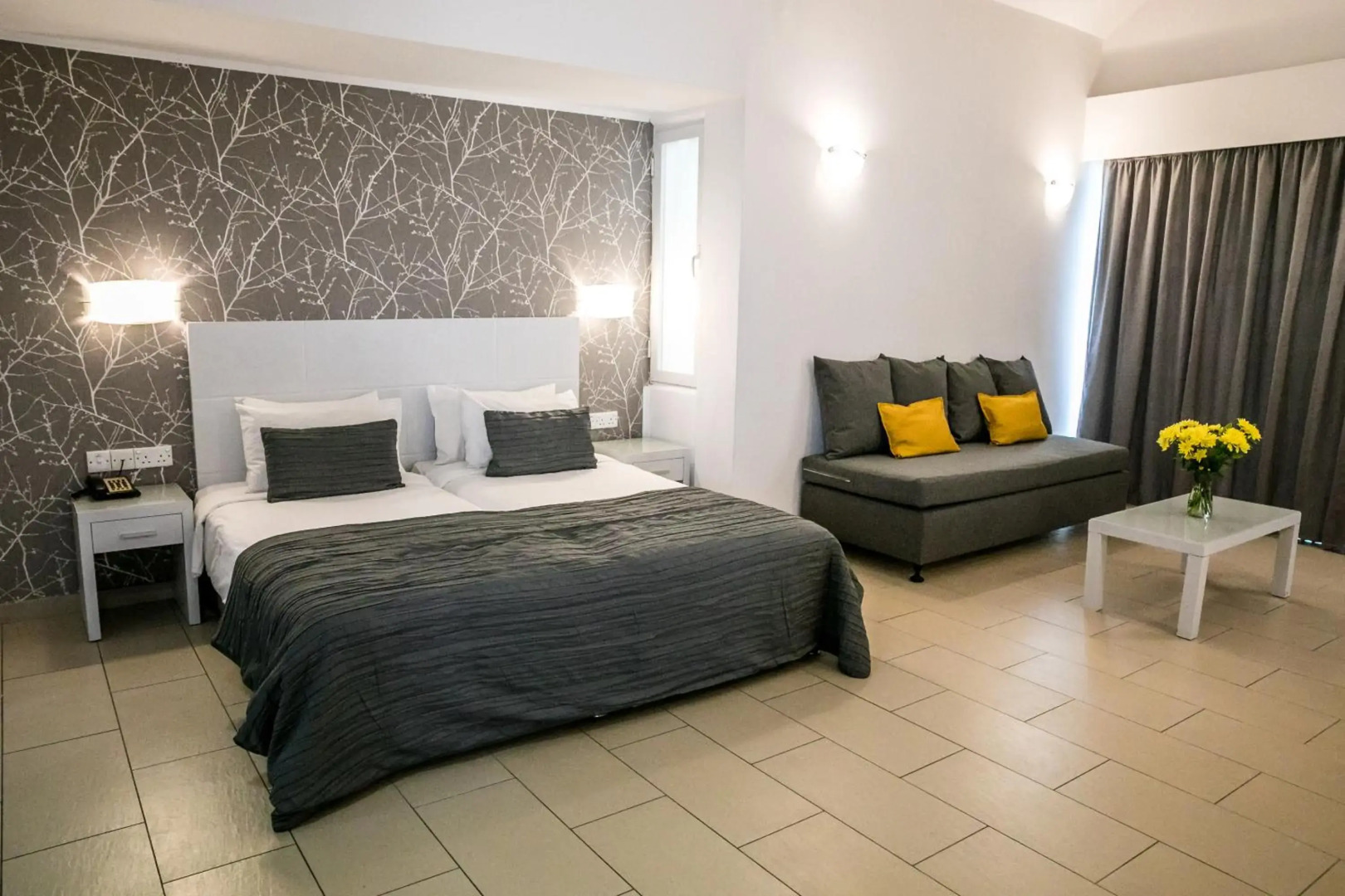 Theo Sunset Bay Hotel