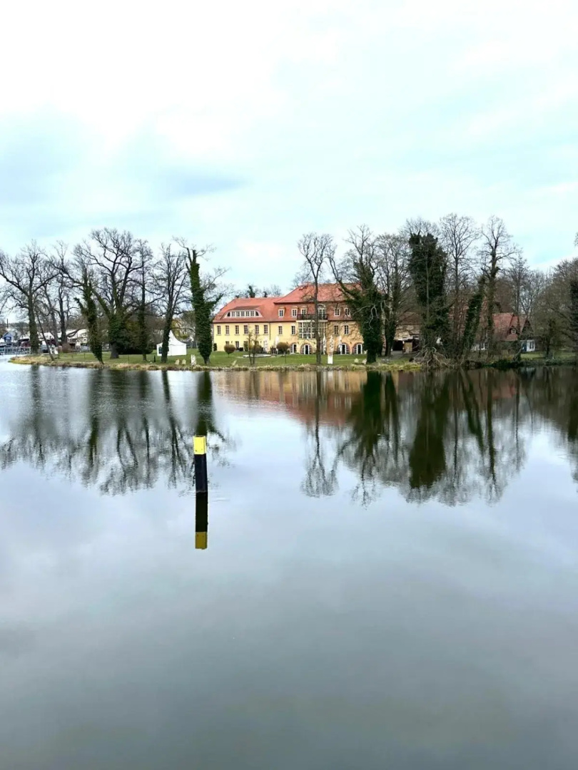 Unique Water Stay Tiny Hausboot für 2 Personen