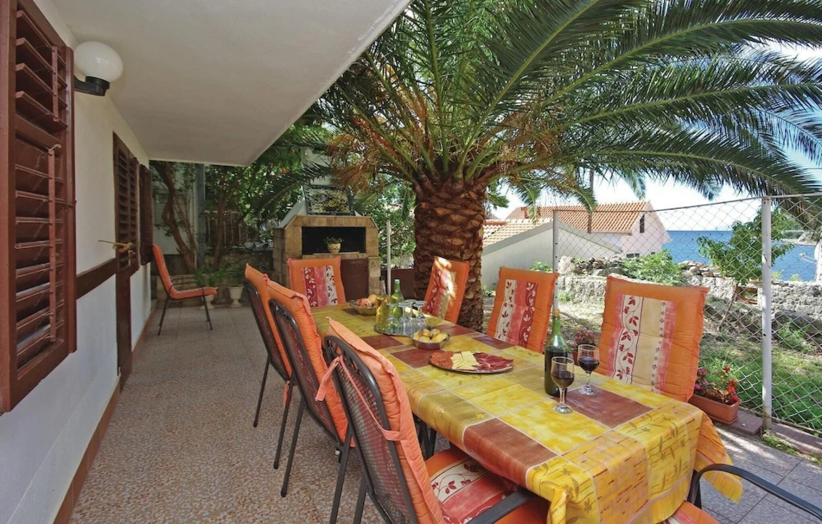 Beautiful Home in Podaca With Wifi and 4 Bedrooms