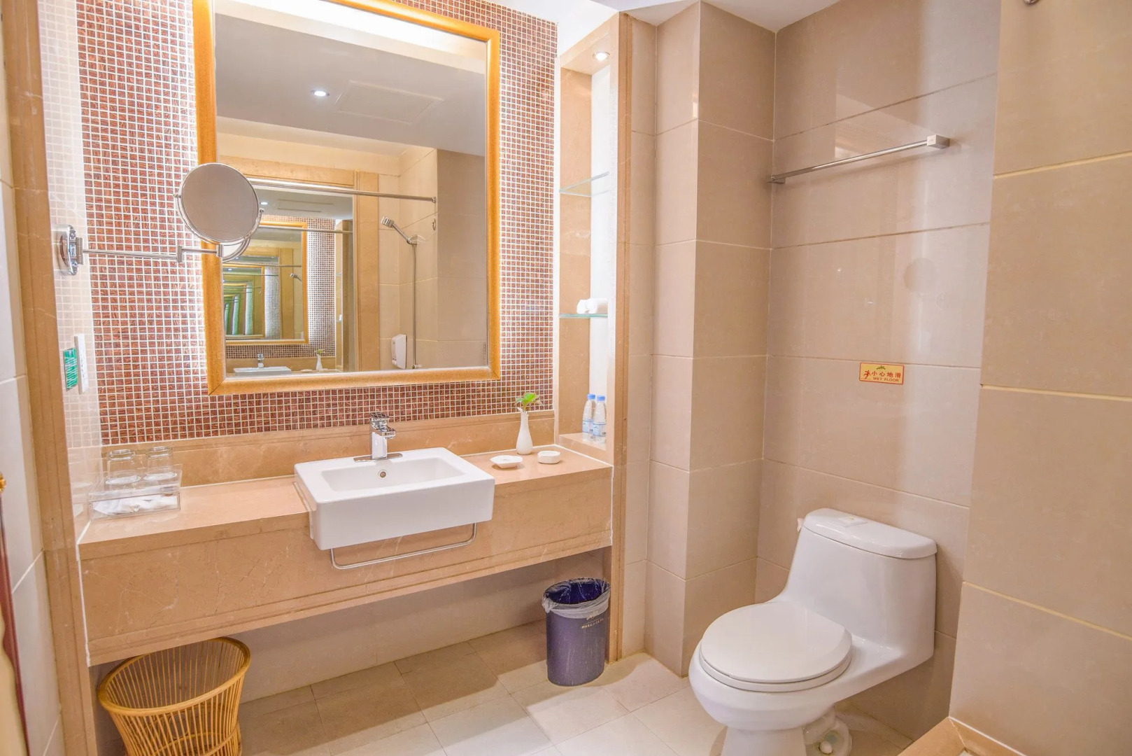 Green Lotus, River View Hotel